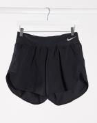 Nike Running — Eclipse — Sorte 5in shorts