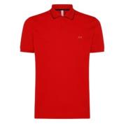 Røde T-shirts og Polos