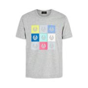 Ikonisk Design T-Shirt med Farverige Blokke