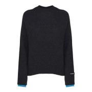 Sweater med tofarvede manchetter