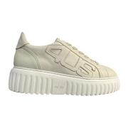 Beige Læder Sneakers med Maxi Patch Logo