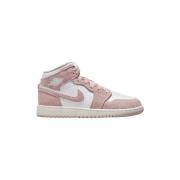 Mid SE Legend Pink Sneakers