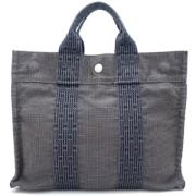 Pre-owned Canvas totes