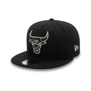 Sorte Bulls Metallic Outline Kasket