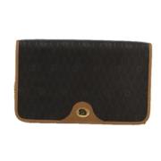 Pre-owned Canvas clutches