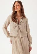 BUBBLEROOM Structured Tie Blouse Nougat L