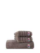 Original Towel Shadow Home Textiles Bathroom Textiles Towels Grey Lexi...