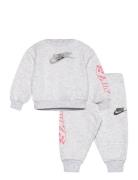 Nkb B Nsw On The Move Crew Set Sport Sweatsuits Grey Nike