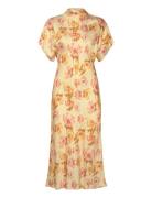 Alivia Short Sleeve Satin Midi Dress Knælang Kjole Yellow Malina