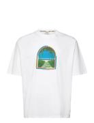 Loose Fit Front Chest Artwork T-Shirt Tops T-Kortærmet Skjorte White S...