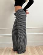 Nelly - Sort - Stripe Chill Pants