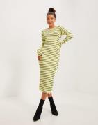 Mads Nørgaard - Ternet/Stribet - 5x5 Stripe Boa Dress