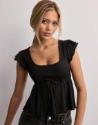 Nelly - Sort - Cute Frill Tie Top