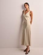 Neo Noir - Beige - Vanilla Heavy Sateen Dress