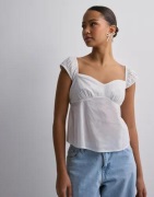 Nelly - Hvid - Sweet Spring Top