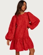 Pieces - Rød - Pcgretchen Ls Short Dress D2D Dmo