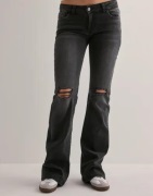 Nelly - Sort - Low Waist Perfect Bootcut Jeans