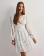 Neo Noir - Hvid - Rihana Burnout Dress