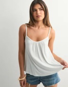 Nelly - Hvid - Flowy Strap Top