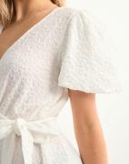 Nelly - Hvid - Fancy Wrap Dress