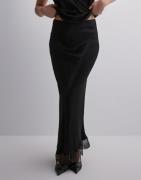Neo Noir - Sort - Veroni Satin Lace Skirt