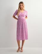 Pieces - Blomstret - Pctala Ss Midi Dress Noos Bc