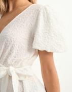 Nelly - Hvid - Fancy Wrap Dress