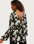Pieces - Sort - Pcjosephine Ls O-Neck Top Bc