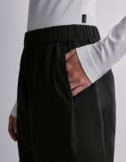 Neo Noir - Sort - Astra C Poplin Pants