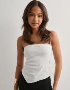 Nelly - Hvid - Asymmetric Rib Tube Top