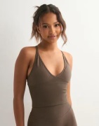 Aim'n - Brun - Shape Seamless Cross Back Bralette