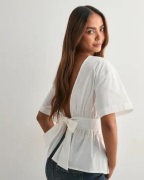 Nelly - Hvid - Tied Short Sleeve Top