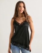Pieces - Sort - Pcnomi Strap Satin Lace Top Wvn D2D