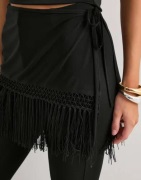 Nelly - Sort - Fringe Tie Mini Skirt