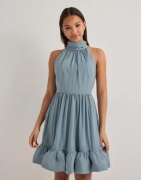 Malina - Blå - Fern halterneck ruffled mini dress