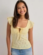 Nelly - Gul - Broderie Anglais Top