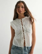 Nelly - Hvid - Embroidered Vest